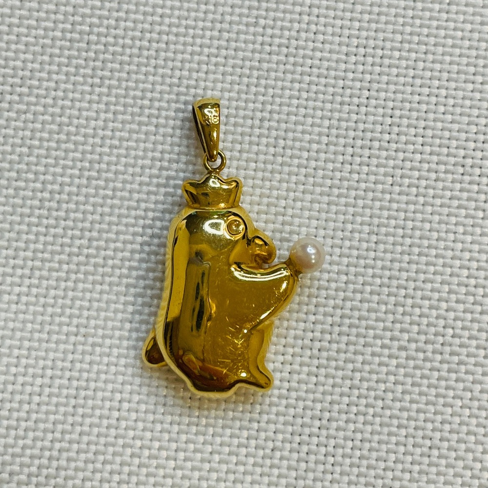 Vintage 18k Yellow Gold Crown Penguin With Pearl Pendant Charm
